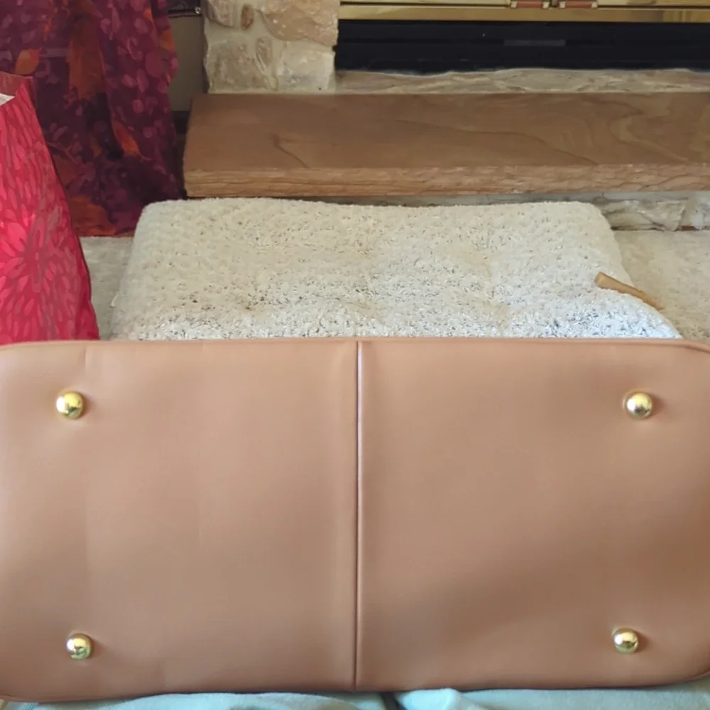 Joy & Iman Leather Black & Tan Satchel. Gently Used.Multiple Organizing Features